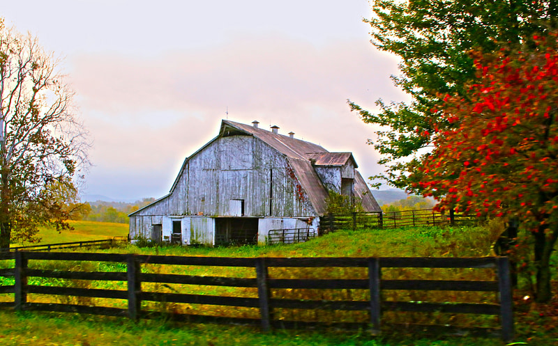 A barn on an American farm.